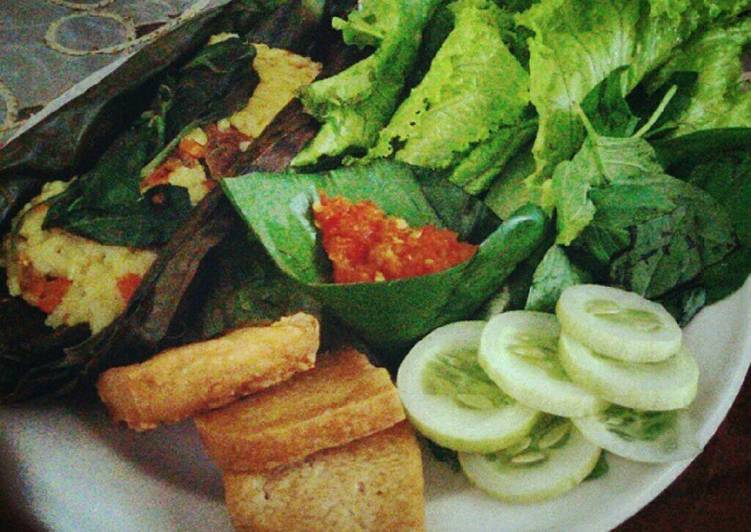 resep lengkap untuk Nasi Bakar Sambal Korek #PR_MasakanBungkusDaun