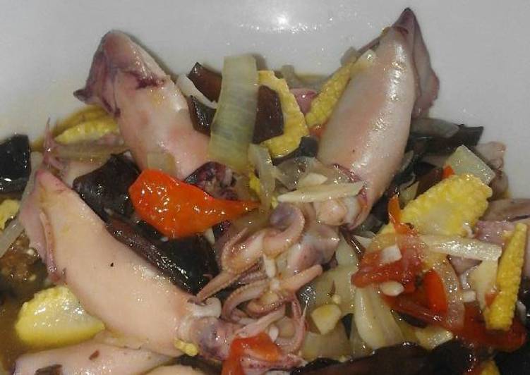 Resep Cumi asin jamur kuping baby corn saus tiram pedas By dewi tyas