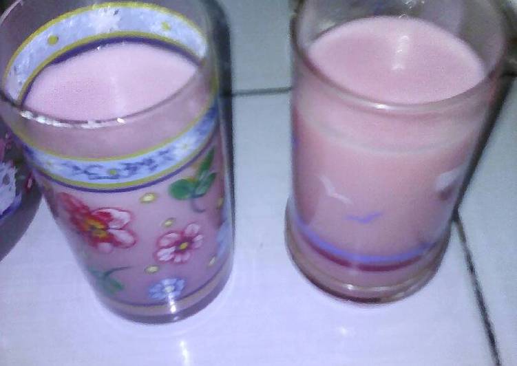 cara membuat Pudding Sillky Nutrijel Strowberry by: Erni Hartanti.Amd??????