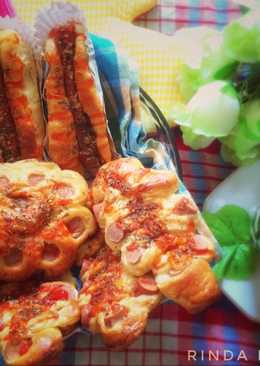 Sausage Bread with Sauce Bolognese (Caterpillar, Flower, Hotdog) aka Roti Sosis dgn Saus Bolognese