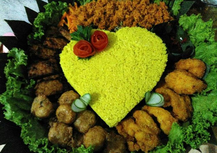 cara membuat Tumpeng bentuk hati