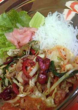 Salad Seafood Pedas (Spicy Seafood Salad)