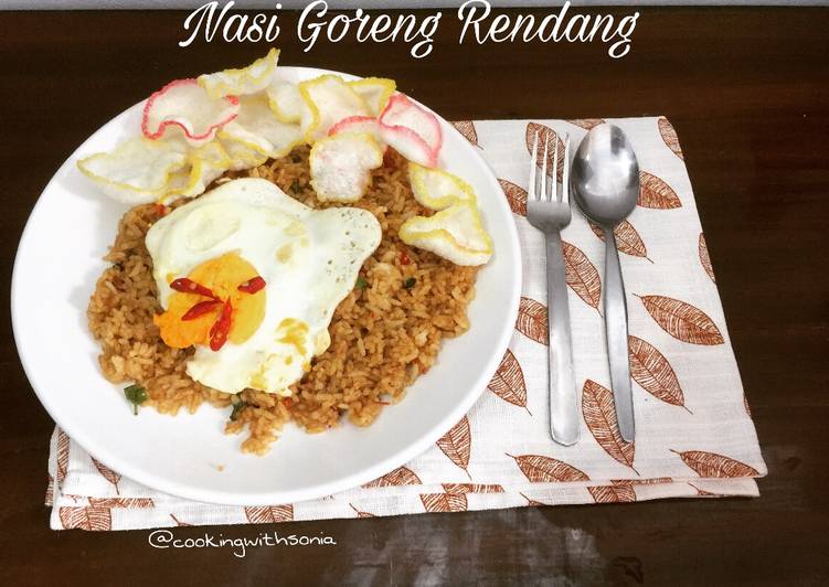 bahan dan cara membuat Nasi Goreng Rendang ala Anak Kos