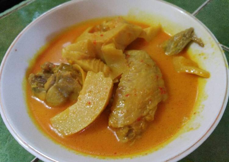 resep makanan Sayur Kuning Rebung Ayam Pedas