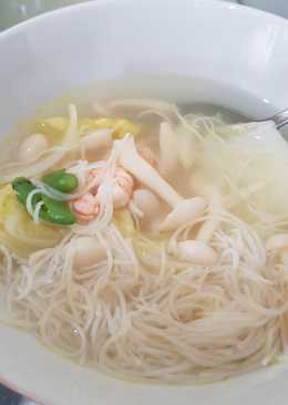 Bihun Kuah Jamur dan Sawi Putih