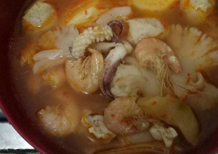 gambar untuk cara membuat Tomyam seafood