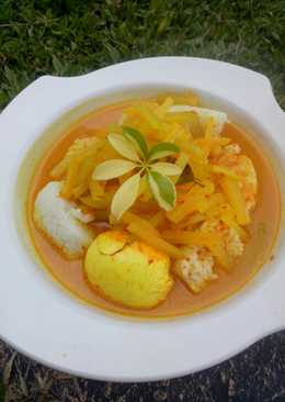 Lontong sayur (pepaya muda)