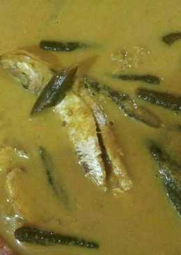 Ikan kembung gulai kuning