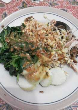 Pecel ayam lontong