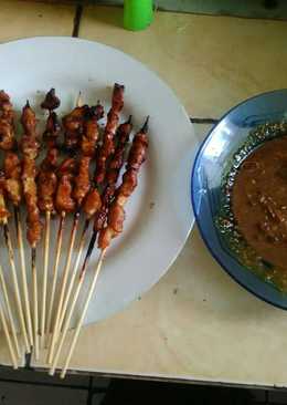 22. Sate Ayam Dadakan
