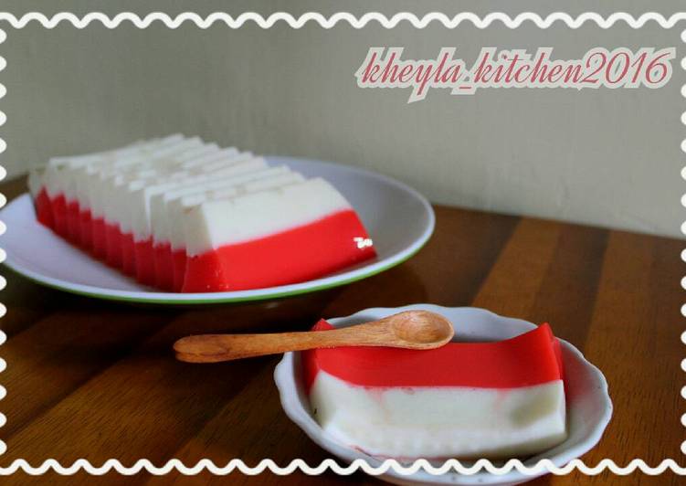 bahan dan cara membuat Puding Susu Lapis Strawberry (merah putih) Kemerdekaan