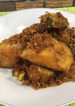 Ayam goreng serundeng kelapa