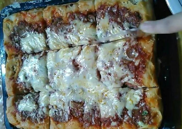 bahan dan cara membuat Pizza kotak
