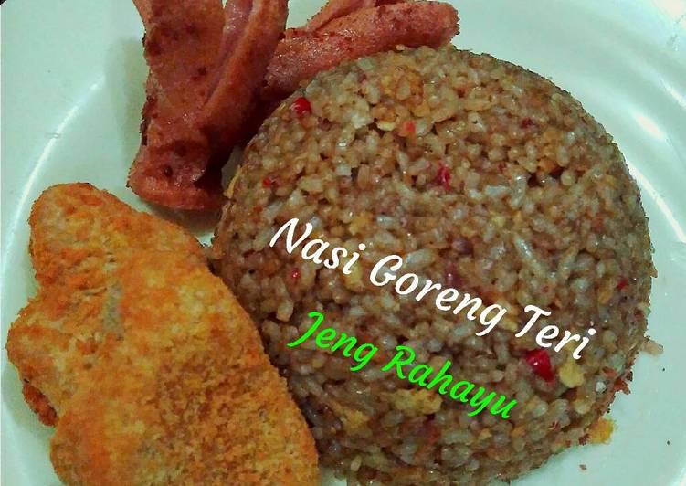 gambar untuk cara membuat Nasi Goreng Teri ala Jeng Rahayu