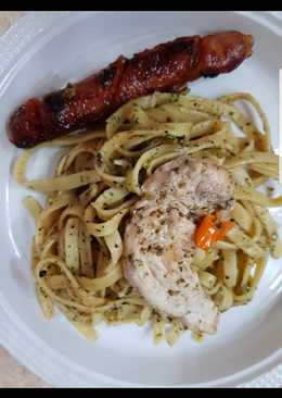 Fettuccini aglio olio with chiken marinade