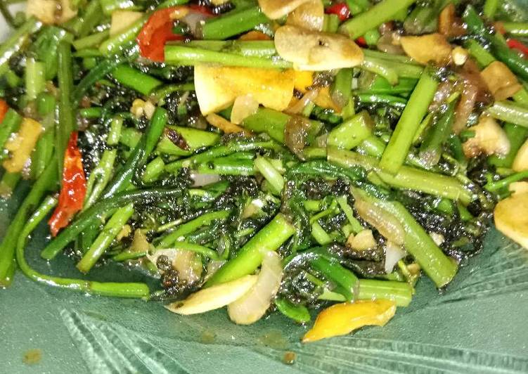 resep makanan Tumis pakis gurih renyah