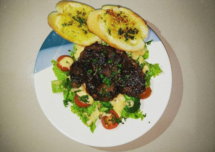 resep masakan Beef Shank Steak w/ Salad n Garlic Bread