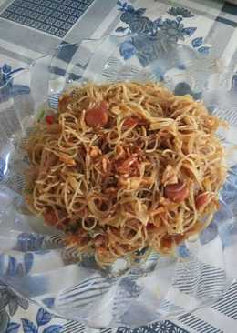 "bigso" (bihun goreng sosis)