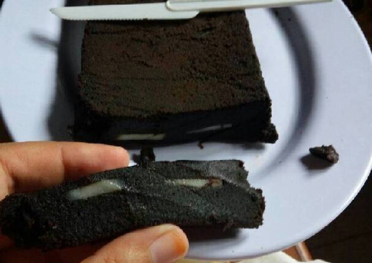 gambar untuk cara membuat Brownis oreo