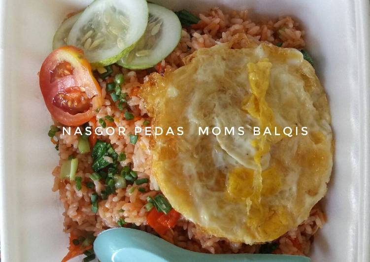 resep makanan Nasgor pedas ceplok telor Moms Balqis