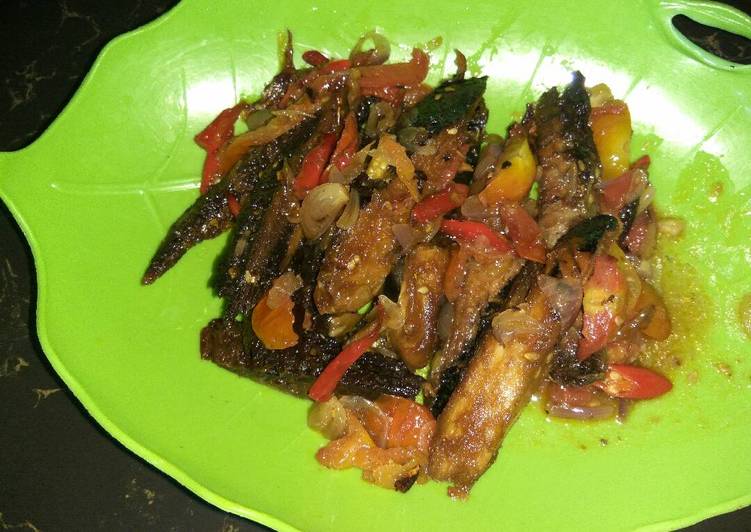 resep masakan Tongkol oseng cabe tomat