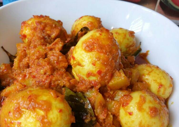 resep lengkap untuk Sambal goreng kentang dan telur mudah,enyakk ala anoy