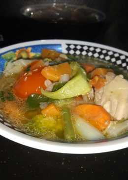 Sayur sop ayam pedas segar