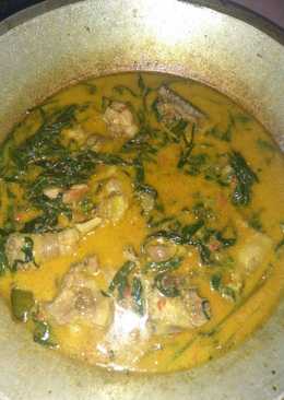 Gulai ayam ples daun singkong kuah kuning