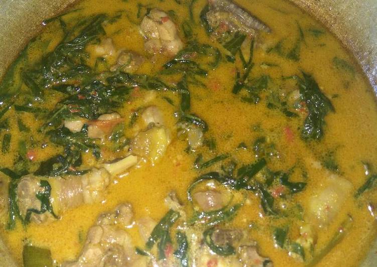 resep lengkap untuk Gulai ayam ples daun singkong kuah kuning