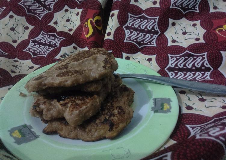 resep masakan 3 ingredients pancake : Choco Banana Oatmeal Pancake