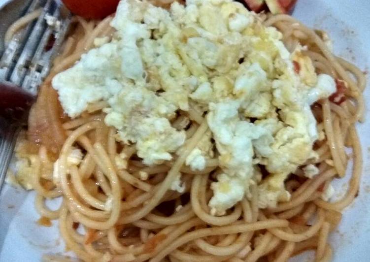 gambar untuk resep Spaghetti Saus Tomat (ala anak kos)