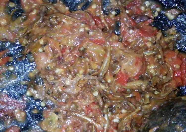 Sambal teri asin pedasmanis