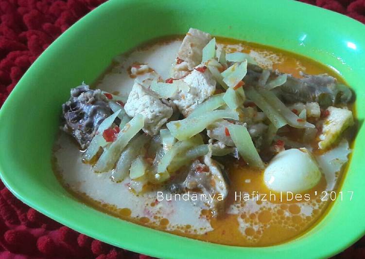gambar untuk resep Sambel Goreng Manisa + Tulang ayam + Udang + telur puyuh