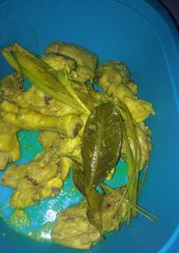 Ayam Ungkep Kuning