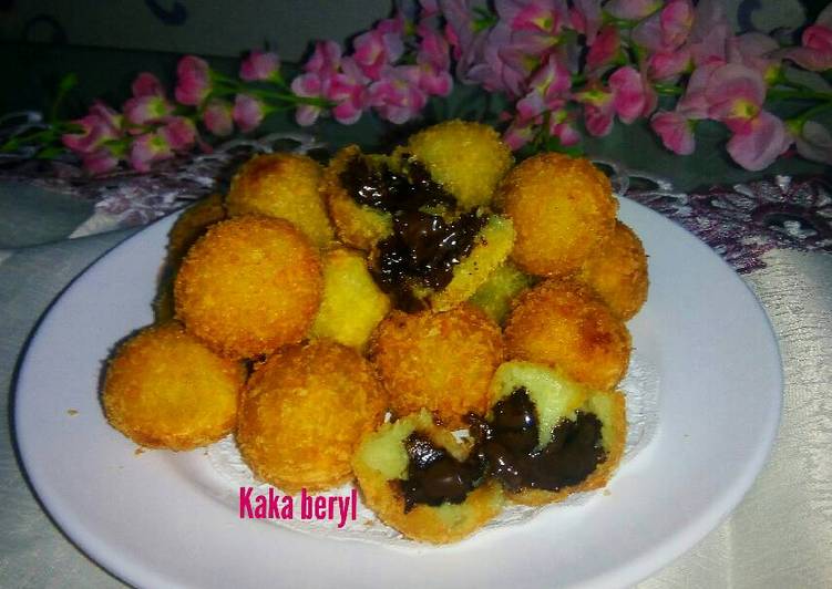 resep lengkap untuk Bola Ubi Crispy Lumer