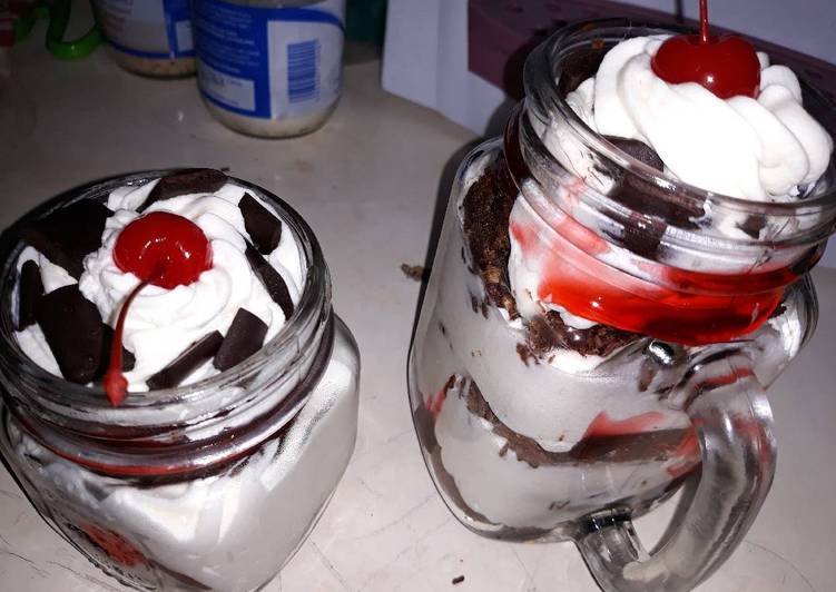 resep masakan Black forest in a jar