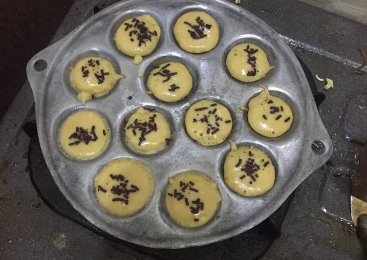 resep lengkap untuk Kue cubit lumer enak