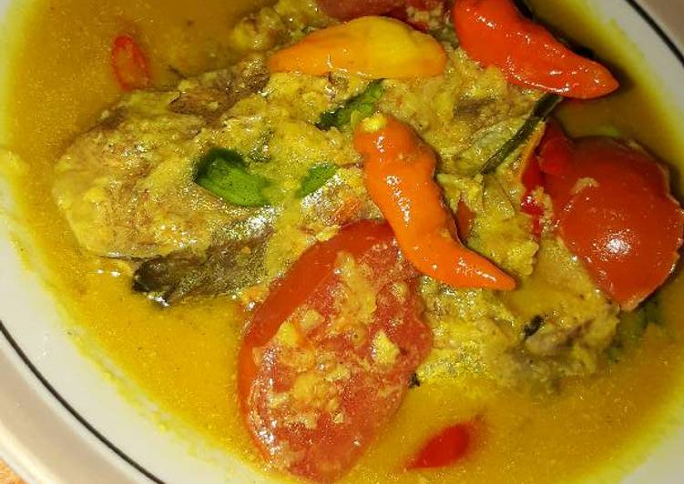 bahan dan cara membuat Ikan patin bumbu kuning