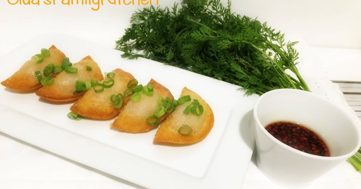 Resep Easy chicken potstickers with soy dipping sauce ala Clua's Family Kitchen