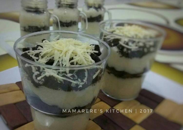 gambar untuk cara membuat Melted Oreo Cheesecake