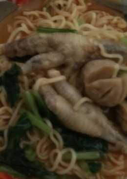 Mie kuah ceker baso