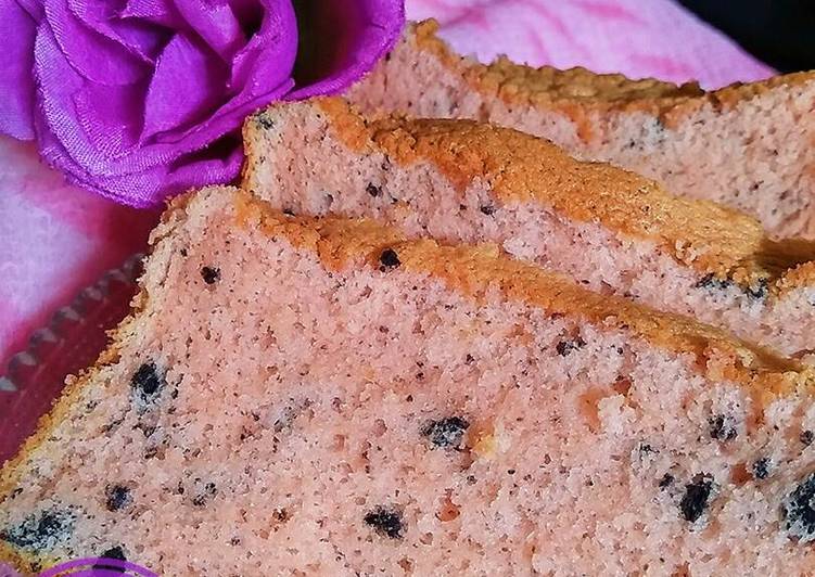 Resep Strawberry oreo milk chiffon cake Kiriman dari dheeyandy