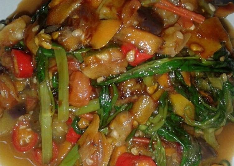 gambar untuk resep Tumis kangkung campur terong