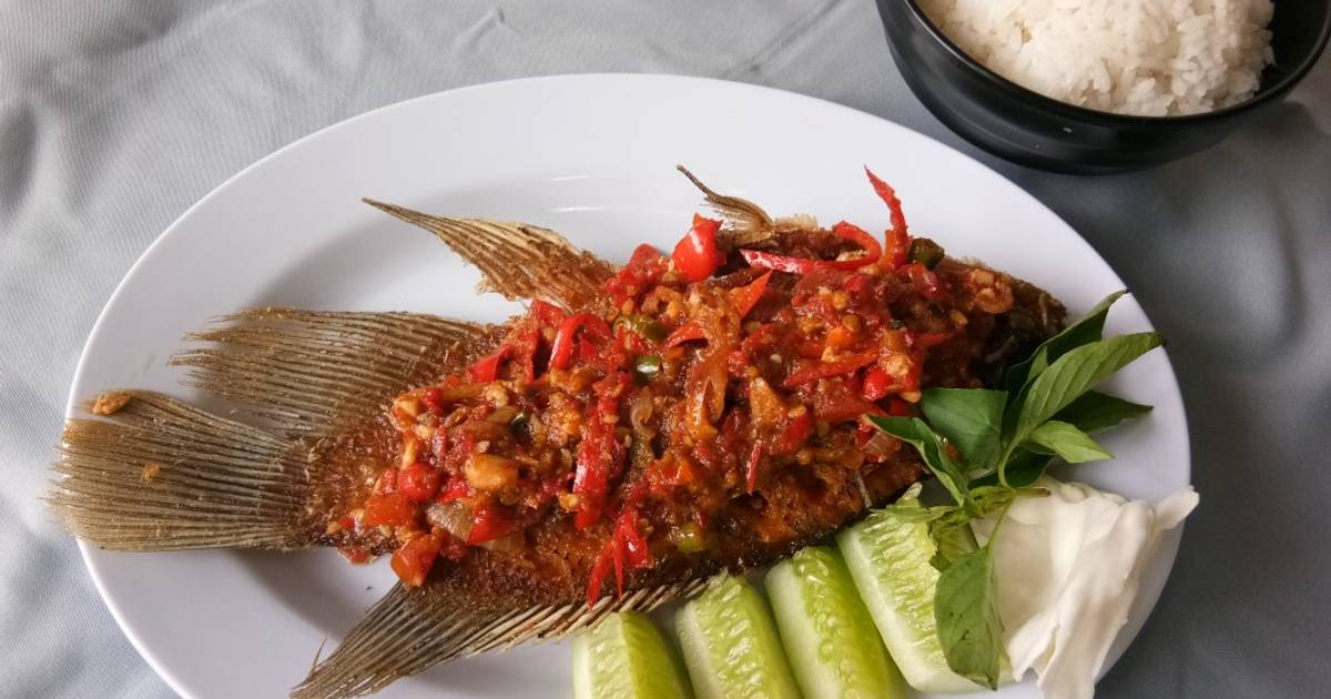 12 resep ikan goreng bumbu ebi pedas enak dan sederhana 