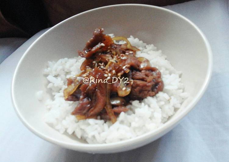 Resep Beef bowl (Gyudon) halal - Rina Dwi Yulianti