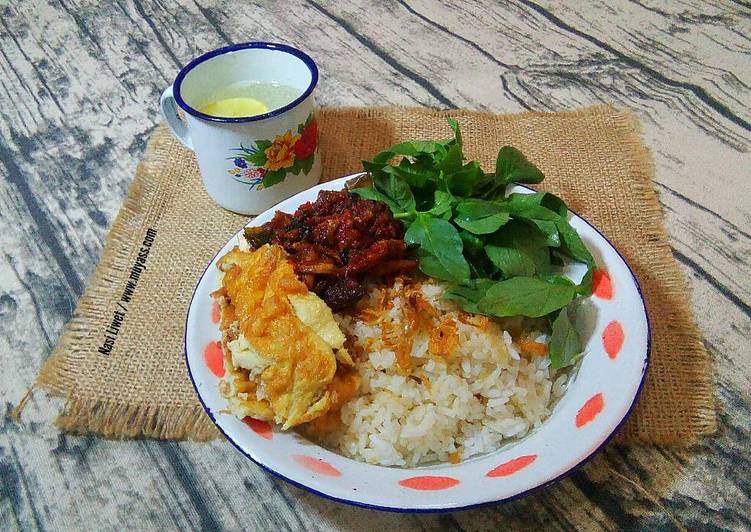 resep makanan Nasi Liwet Ricecooker