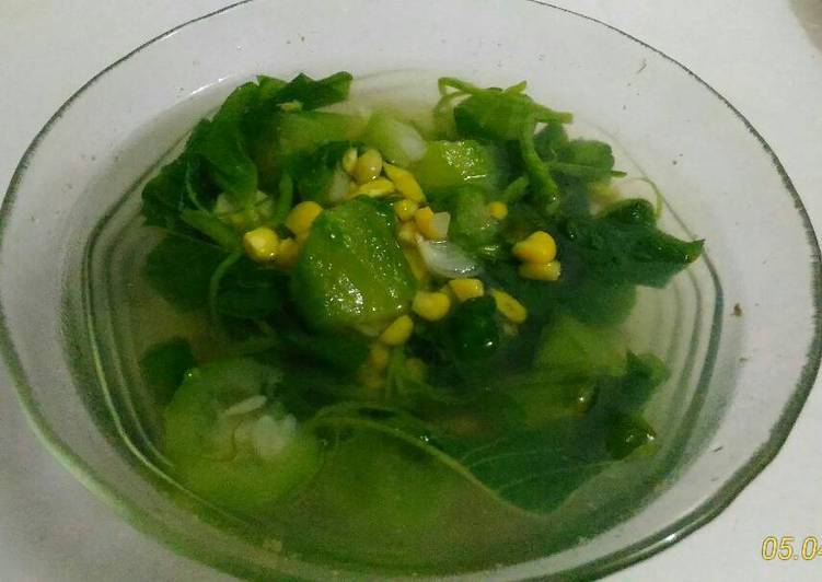 resep lengkap untuk Sayur bening bayam oyong jagung (jangan kunci)