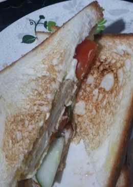 Sandwich isi ayam fiesta