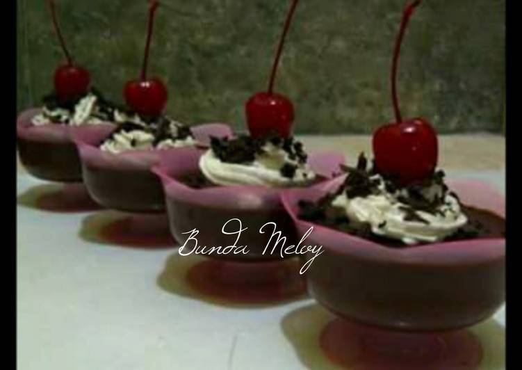 resep lengkap untuk Pudding Blackforest in Cup