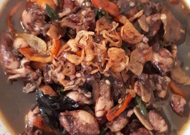 resep makanan Tumis cumi basah kuah tinta